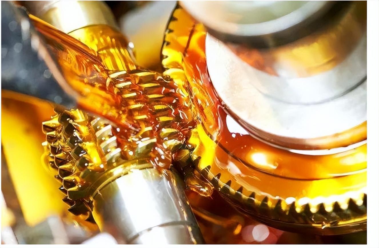 <b>齒輪減速機(jī)的潤(rùn)滑油應(yīng)該如何選擇？</b>